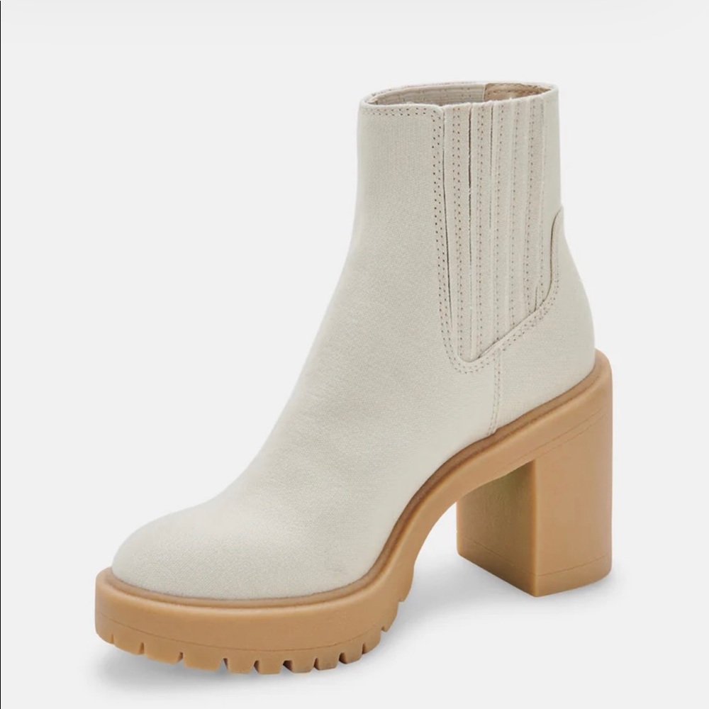 Dolce Vita Castor Booties - Picture 2 of 7